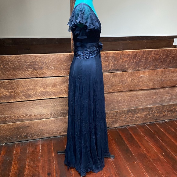 Caché Luxe Full Length Silk Gown w/ Flutter Sleeves & Brooch - Picture 5 of 16